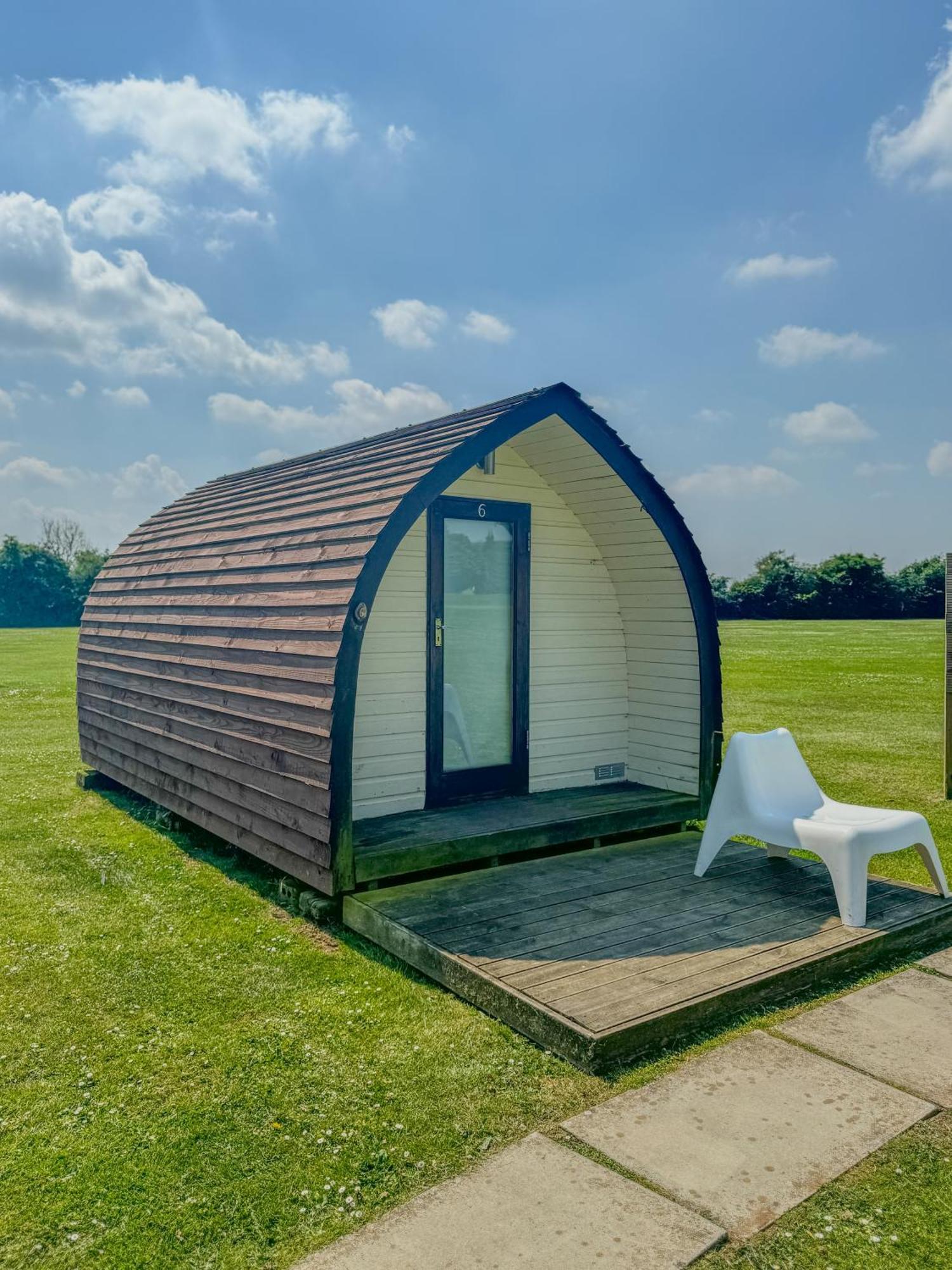 גלוסטר Rodway Hill Golf & Eco Pod Hotel מראה חיצוני תמונה