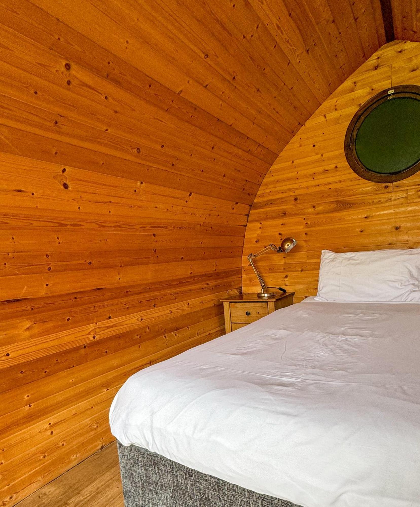 גלוסטר Rodway Hill Golf & Eco Pod Hotel מראה חיצוני תמונה