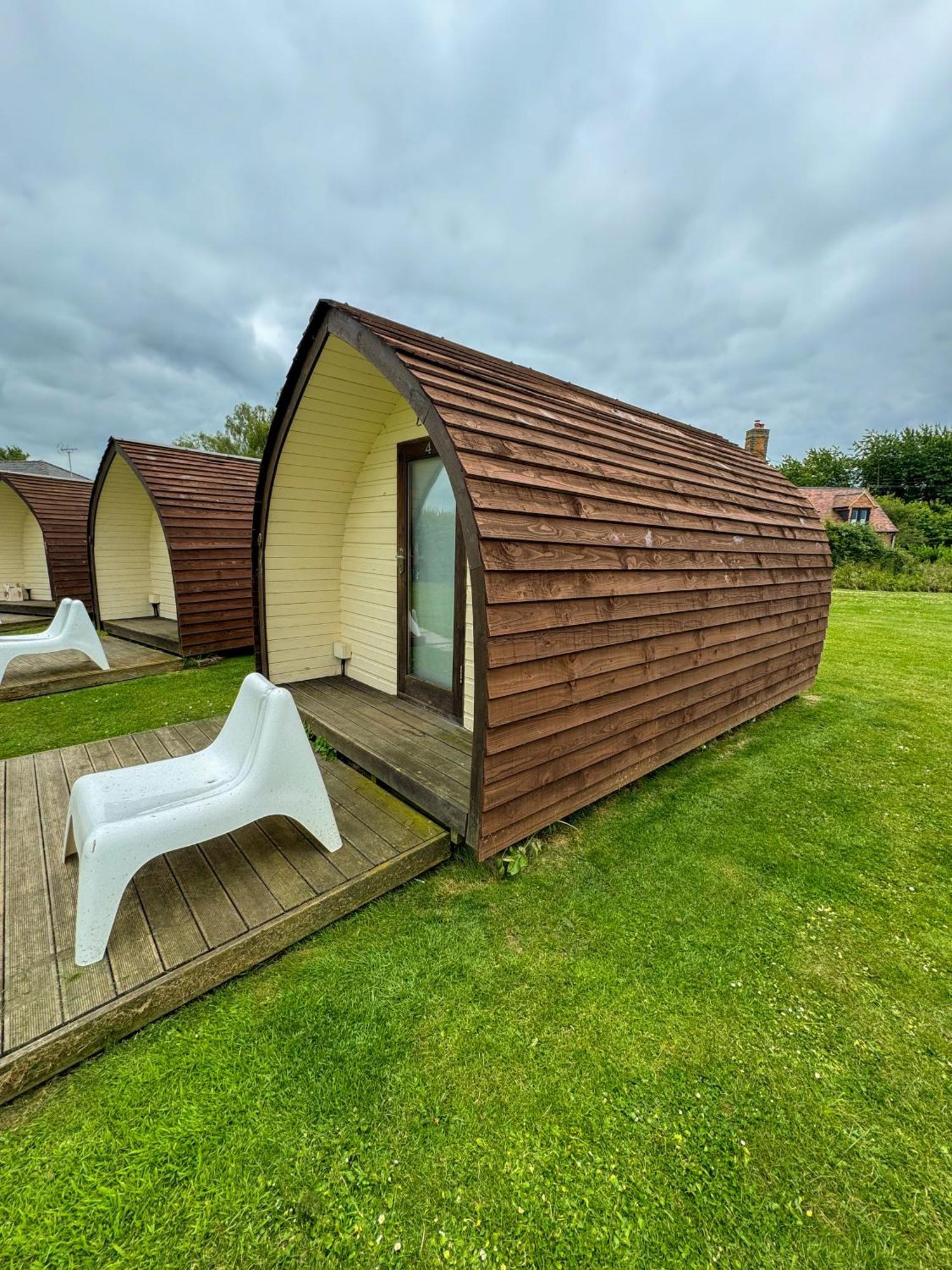 גלוסטר Rodway Hill Golf & Eco Pod Hotel מראה חיצוני תמונה