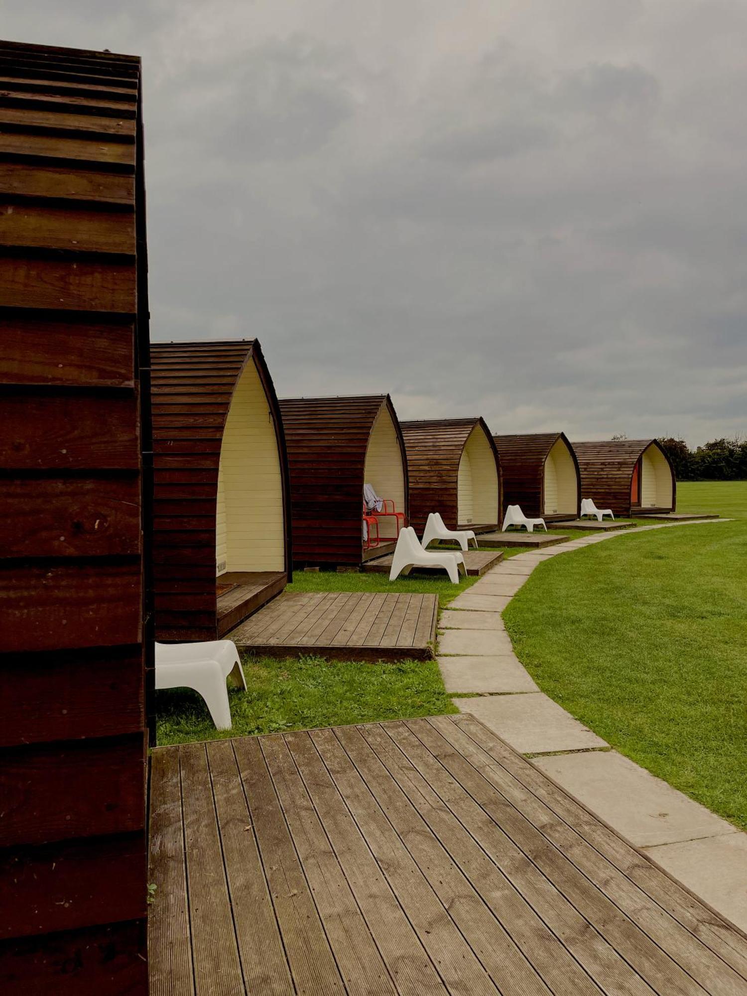 גלוסטר Rodway Hill Golf & Eco Pod Hotel מראה חיצוני תמונה
